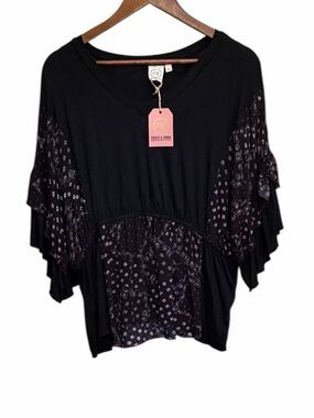 NWT Grace and Emma Flutter Sleeve Top